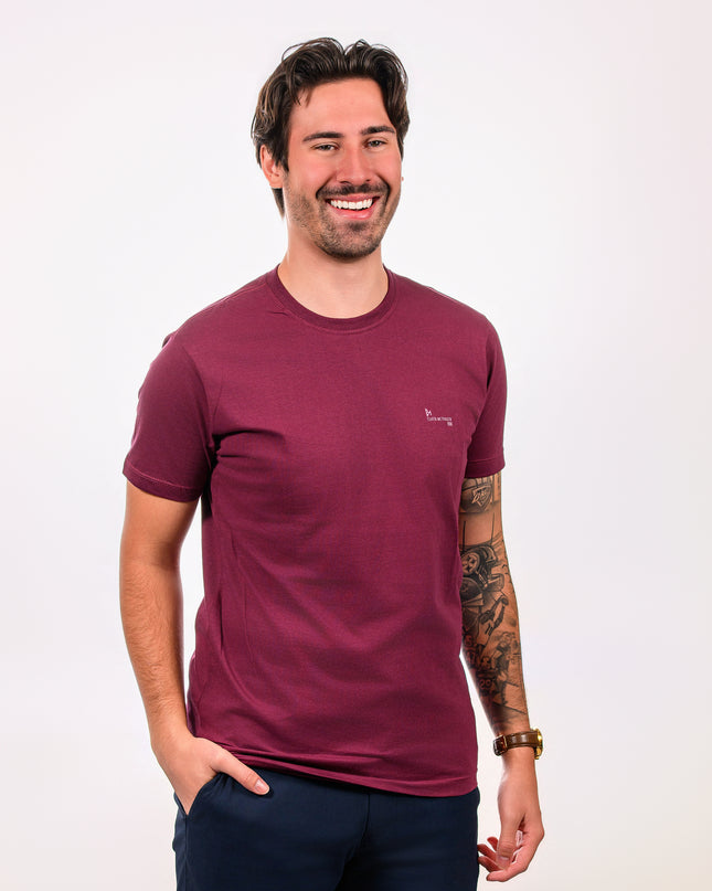 Camiseta Básica Vinho